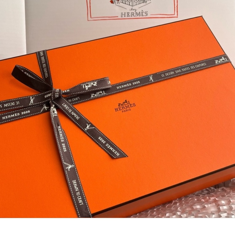 Hermès Shoe Box and Ribbon Authentic orange gift present logo shoebox unboxing